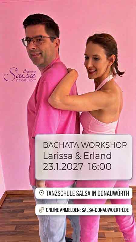 Ein Tanzpaar tanzt Bachata